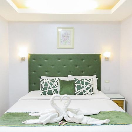 Pacific Bay Grand Suites Manila Esterno foto