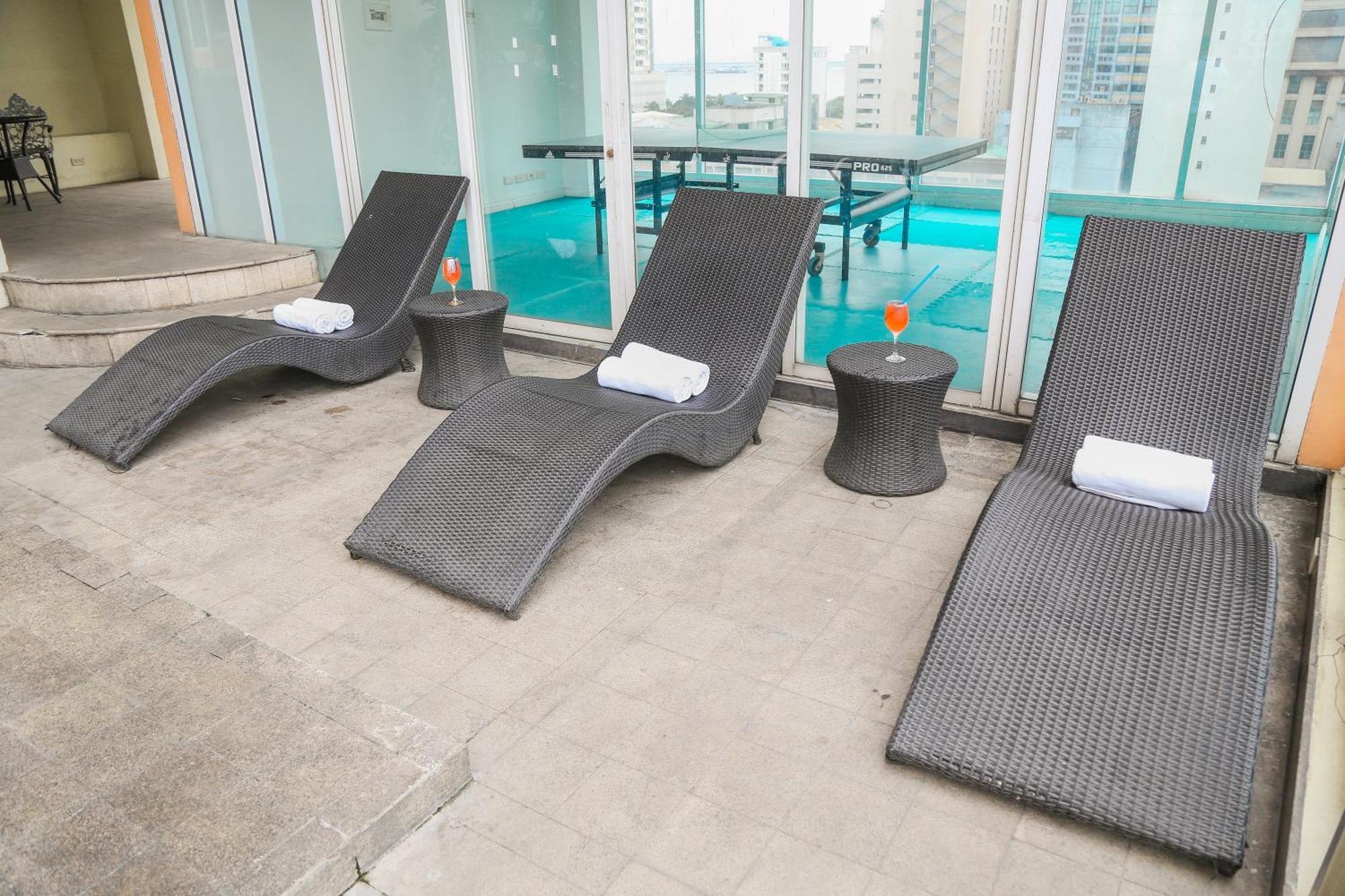 Pacific Bay Grand Suites Manila Esterno foto
