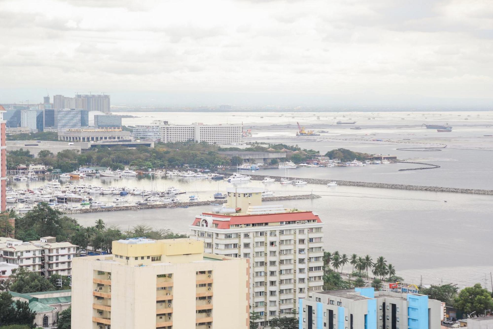 Pacific Bay Grand Suites Manila Esterno foto